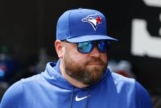 ブルージェイズ・シュナイダー監督が退場　エース右腕のボーク判定に猛抗議…真っ赤な顔で激高　本拠地は拍手でたたえる