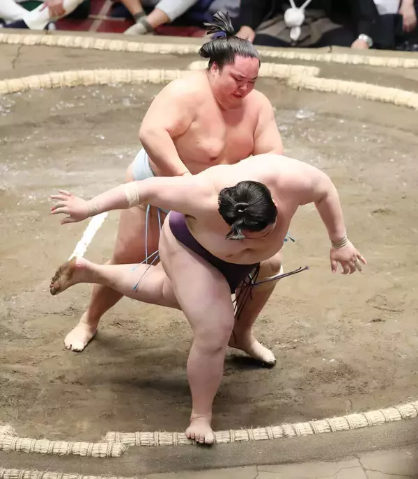 新関脇の琴勝峰が２勝目　埼玉栄高の同期の王鵬との対戦に「気合が入った」