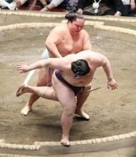 新関脇の琴勝峰が２勝目　埼玉栄高の同期の王鵬との対戦に「気合が入った」