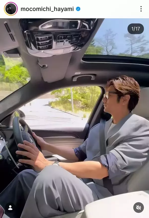 「イケメンの代名詞」４１歳俳優　高級車に乗る姿「足が窮屈に」「運転席狭そ」「大変そう」「脚長すぎ！！」驚がくスタイルの速水もこみち