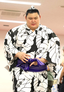 ２場所連続休場明けの横綱・大の里が黒星発進　心配の声続々…八角理事長「当たりが軽い。馬力がなくなっているのが心配」　土俵下の九重審判長「ものすごく不安。どんな調整をしてきたのか」