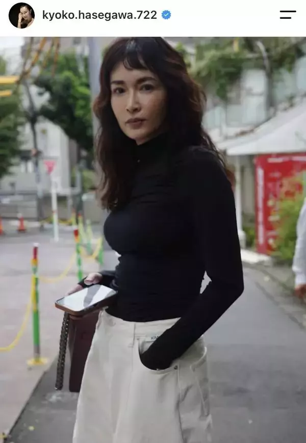 「えーん！素敵です」４８歳・長谷川京子　ピタピタニットの秋コーデが「美しい」「見せ方分かってる」と反響