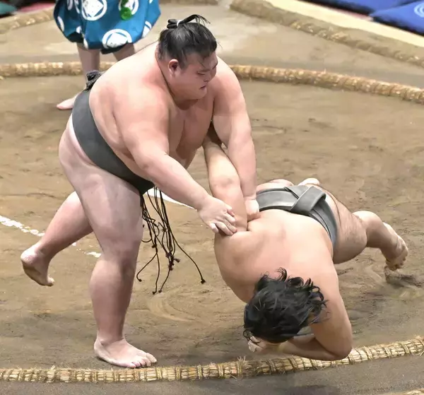 幕下・岡田、東海大柔道部の先輩が観戦する前で勝ち越し王手「宇田川さんも来てくれていたので」