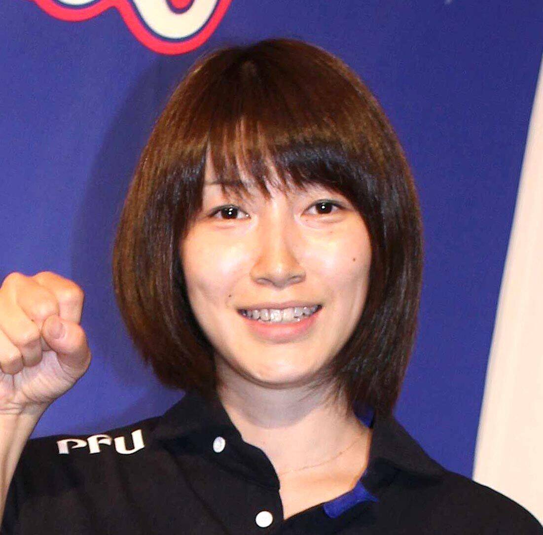 狩野舞子さん 稲村亜美と美女タッグ披露 スタイル抜群 亜美ちゃんが小さく見えるレア感 21年7月12日 エキサイトニュース