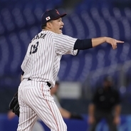 ロッテ １３ １５日のオリックス戦で ｂｌａｃｋ ｓｕｍｍｅｒユニホーム デザインのクーリッシュカバーをプレゼント 21年8月11日 エキサイトニュース