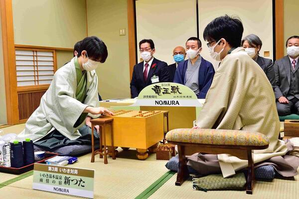 豊島将之竜王の逆襲か 藤井聡太三冠の一気王手か 将棋 竜王戦第３局は角換わり 21年10月30日 エキサイトニュース