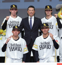 【ソフトバンク】小久保裕紀監督が新入団選手に初指令「チームの勝利に貢献」は禁止「ノートを必ずつけて」