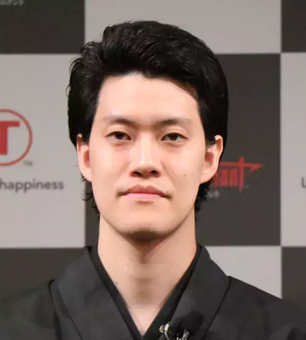 粗品、先輩芸人「笑い飯」哲夫を「ちょっとダサすぎてしんどいかな。かっこ悪いですよ」