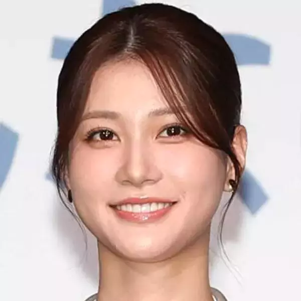 めるる「年女なんです」赤色の着物姿にファンメロメロ！「かわいすぎる」「綺麗」「ウマくいく」