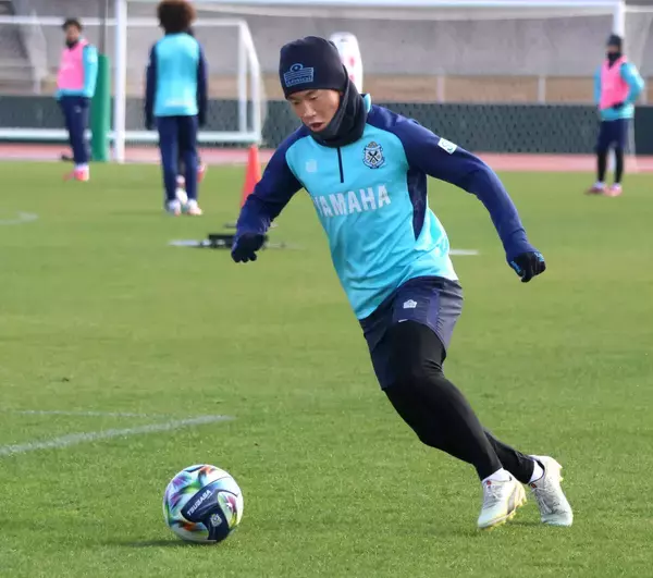 【Ｊ２磐田】ＭＦ倍井が去っても左サイドは大丈夫…ＭＦ角昂志郎「彼の分までやってやろうという気持ち」