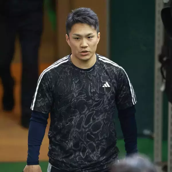 【巨人】楽天からＦＡ加入の則本昂大が移籍後初のＧ球場入り　室内練習場で体を動かす