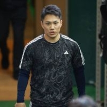 【巨人】楽天からＦＡ加入の則本昂大が移籍後初のＧ球場入り　室内練習場で体を動かす