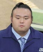 ４０キロやせた元大関　別人のような姿！有名タレントと会合「えぇ！」「繋がりが」元貴景勝の湊川親方