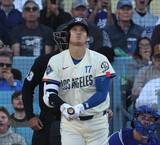 「大谷翔平「もっともっと波に乗りたい」　圧巻の４号　メジャー初「先頭弾返し」で逆転勝ち　チームの開幕ダッシュの要因も分析」の画像1