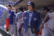 岡本和真“大谷級”１３８メートル特大弾！同僚もびっくり「あそこまで運ぶのは難しい」