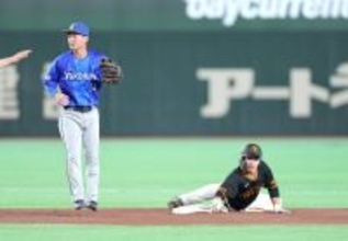 【巨人】先発・井上温大が３回の攻撃で好走塁　相手投手の暴投で二塁へスライディング