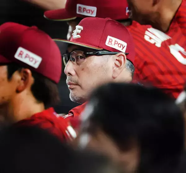 楽天・吉井新監督は連敗スタート　藤井１回３失点に「あまりにもだらしなかった」６投手継投も今季ワースト借金１９