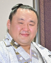 ４１歳の玉鷲が名横綱・玉の海の墓前で誓い「精いっぱい頑張ります」…１３年ぶり十両転落も気力充実