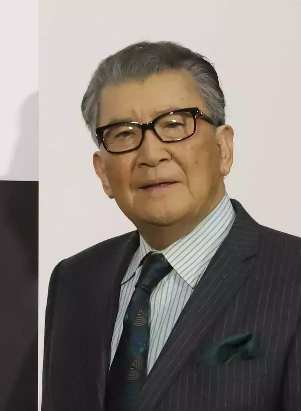里見浩太朗　体調不良のため１１月の７０周年ディナーショーを延期　市川團十郎が急きょ代役
