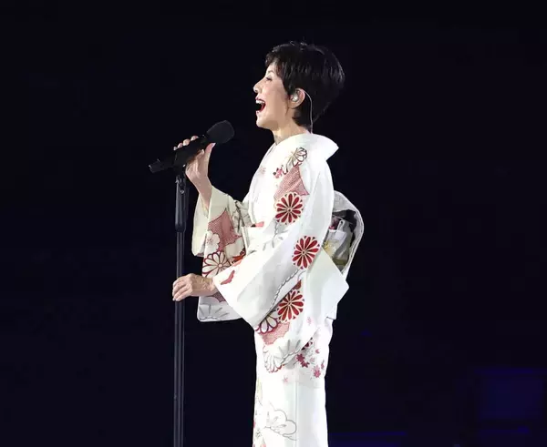 国歌独唱は戸田恵子　名古屋市出身、真っ白な着物姿で厳かな「君が代」に会場も聞き入る…アジア大会開幕