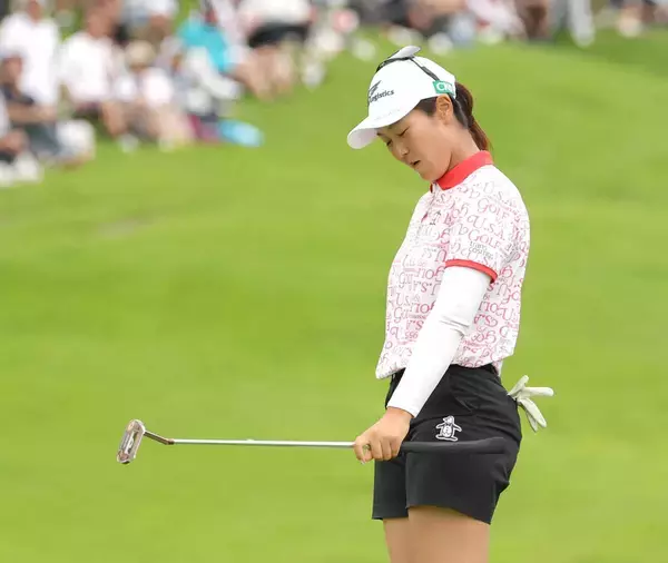 【女子ゴルフ】神谷そらが涙の２位　まさかの池ポチャ＆ボギー…佐久間朱莉とのＰＯで敗れ、２連覇ならず