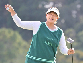 【女子ゴルフ】優勝賞金２７００万円と宮古島ペア旅行券ゲット　鈴木愛「２３勝目を挙げることができました」
