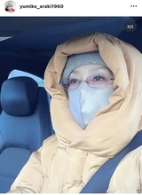 「隣の車の人は笑ってるし…」６５歳歌手がまさかのハプニング告白「年末に気の毒」「あららら」「なんて災難」…荒木由美子が投稿