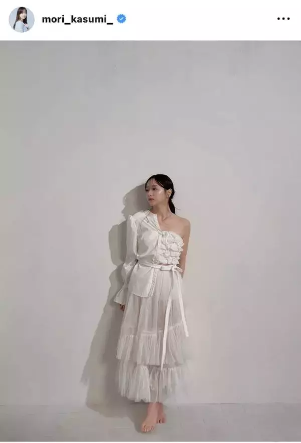 森香澄、大胆肩出しコーデにくぎ付け！「色気出すぎ」「まさに『美』」「破壊力抜群の可愛さです」