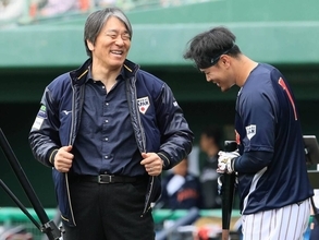 松井秀喜氏が侍ジャパン合宿を激励　「ＪＡＰＡＮ」の特注ジャンパーに「わざわざ作って頂いて申し訳ない」