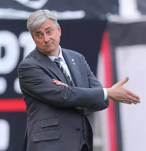 浦和スコルジャ監督　今季限りでの退団決定も去就は語らず「プロとして困難に立ち向かうことも必要」