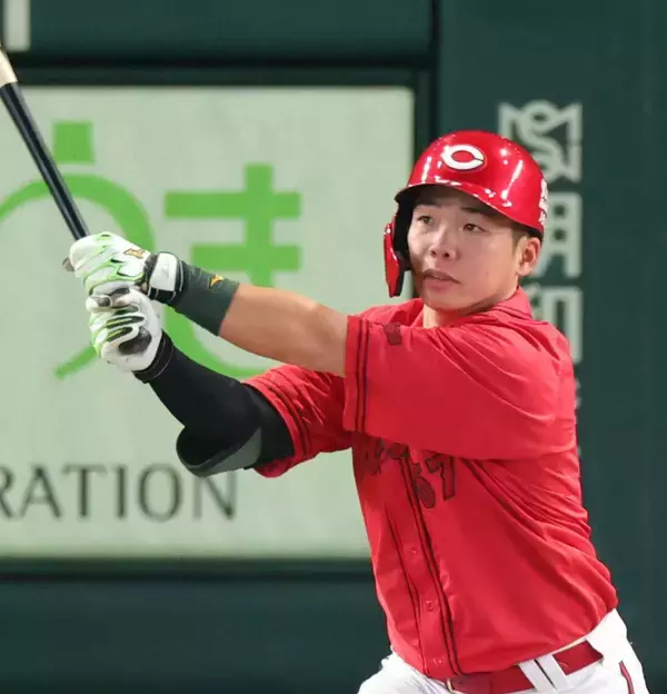 【広島】土壇場９回に同点 ！持丸泰輝がプロ１号でガッツポーズ　負ければ球団初のＤｅＮＡ戦の開幕７連敗…８回から３点ビハインドを追いつく