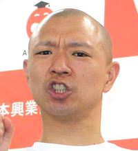 Ｒ―１王者・今井らいぱち「相席食堂」で体当たりロケ　干潟の牡蠣漁の最中にロケ車が水没ピンチ！？