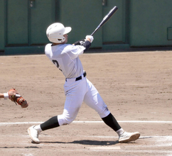 【高校野球】都立校で高校通算３３本塁打、東大和南・荘司元喜がＮＰＢスカウトの前で２点二塁打…西東京大会