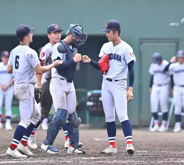 【高校野球】横浜が東海大相模に８回コールド勝ち　宿命のライバルから１５安打８得点　ドラ１候補右腕・織田翔希、リリーフで復帰即１５３キロ…神奈川大会