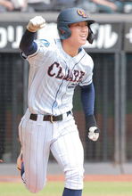 【高校野球】クラークのエース・佐々木俊介　甲子園はあと一歩届かずも難病ＡＬＳ発症の母の前で投打に全力プレー…北北海道大会
