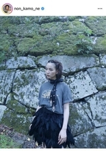 本名から改名　朝ドラヒロイン女優「おでこ全開」Ｔシャツ×ミニスカ姿が「やっぱカッコいい」「綺麗だ」のんが公開
