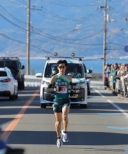 【箱根駅伝・７区まとめ】青学大が３連覇へトップ快走　国学院大は高山豪起が区間賞で２位浮上
