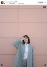 鈴木愛理、ミントカラーで爽やか演出！　ジャケットセットアップコーデ公開に「一足早い春の訪れ」「カッコイイ」