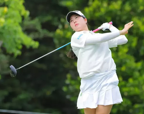１９歳ルーキー藤本愛菜「１００点に近い」驚きの３位発進　プロデビュー戦初Ｖならツアー初の快挙…女子ゴルフ開幕戦