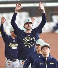 【オリックス】ジェリーが４・５の日本ハム戦でデビュー「グレートなフィーリングです」２１３センチの新助っ人は悠然