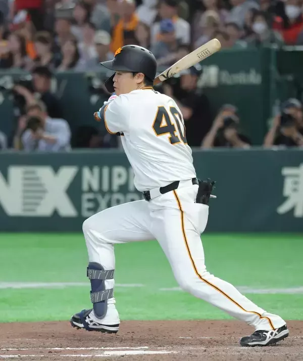 【巨人】７回１死から２４歳バースデーの中山礼都がチーム初安打　ヤクルト・高梨裕稔のパーフェクトを阻止　