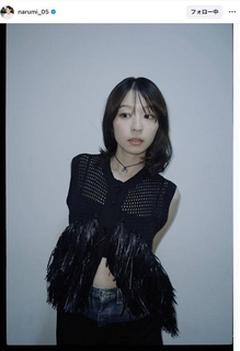 元朝ドラ女優のお腹チラ見せショットが色気マシマシ！「クール過ぎます」「好きすぎる」女優・鳴海唯が話題