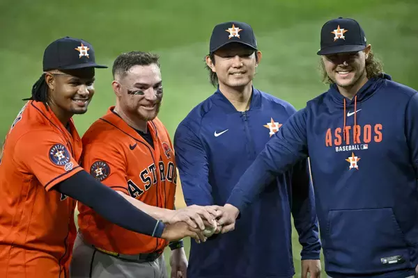 アストロズ今井達也「継投でもワーッとするのかな」継投ノーヒッターも喜ぶメジャーの流儀に一瞬疑問も歓喜の輪に…渡米後最長６回投げ２勝目
