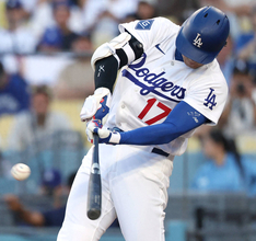 大谷翔平、９回のサヨナラ機で三飛　ボルテージ最高潮の本拠地が一転してため息　バットへし折られる