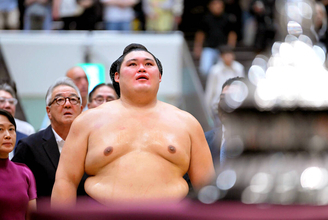 横綱・大の里、１年ぶり復活Ｖに涙あふれた「この景色だけを見たくて何とか頑張って」最近１年は左肩痛に苦しみ秋場所３連覇に感極まる