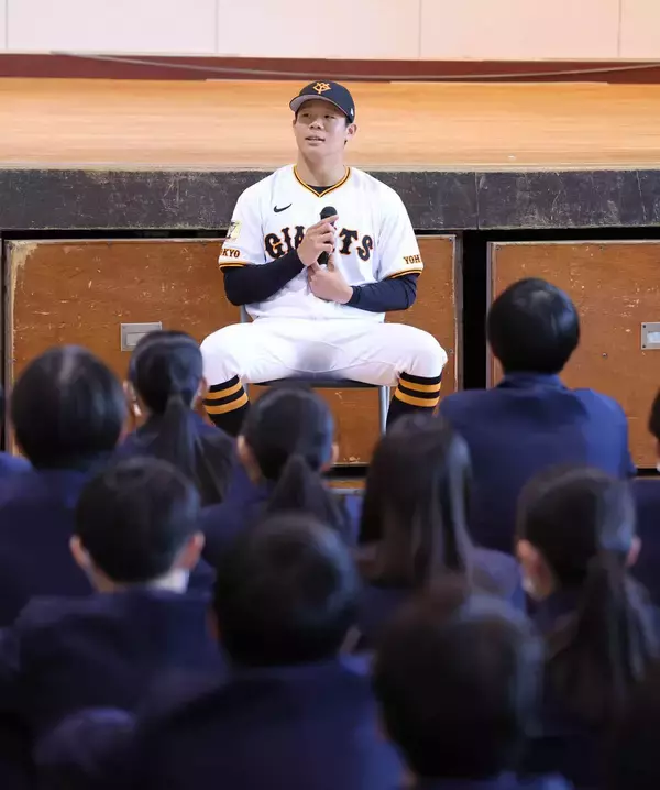 巨人・佐々木俊輔が“三笘流”トレーニングで「盗塁王」誓う…筑波大陸上部の谷川監督から走り方の指導受ける