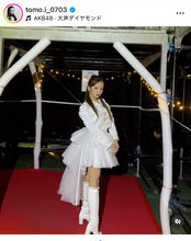 板野友美「ステージの下はこんな感じ」ＡＫＢライブの裏側を公開　最強エースとの２ショに「最強です」の声