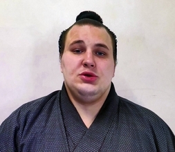 新大関の安青錦「横綱目指して頑張ります」　プロスポーツ大賞で最高新人賞受賞