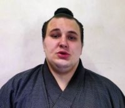 新大関の安青錦「横綱目指して頑張ります」　プロスポーツ大賞で最高新人賞受賞