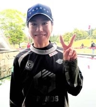 岡山絵里「すげぇって感じ」　８連続バーディーの６３で首位発進「今日のことは忘れてゼロから…」